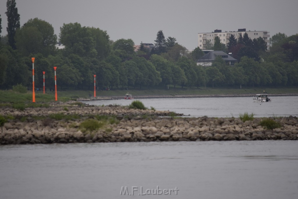 PRhein Koeln Porz Ensen Schwimmer untergegangen P021.JPG - Miklos Laubert